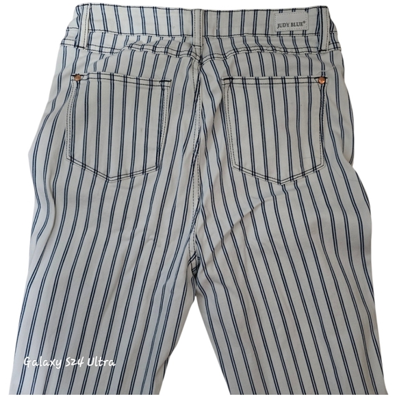 Judy Blue® Ultra High Rise Super Flare Jean - Picture 6 of 8